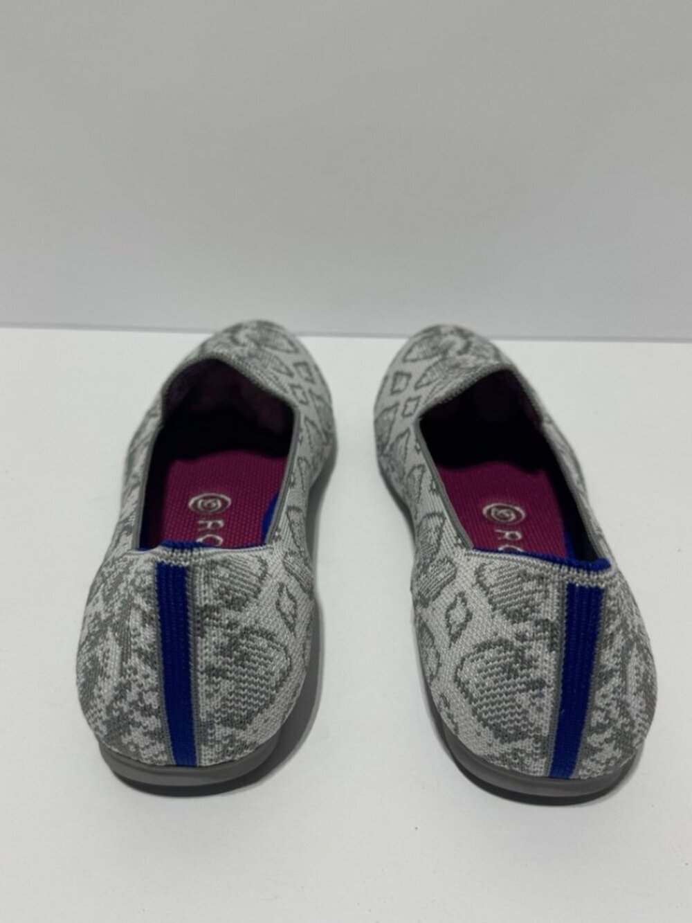 Rothys Womens The Loafer Ivory Grey Snake Size 10M - Picture 4 of 6